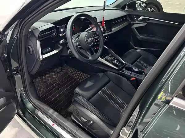 Audi A3 2023, фото 4