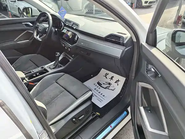 Audi Q3 2022, фото 8