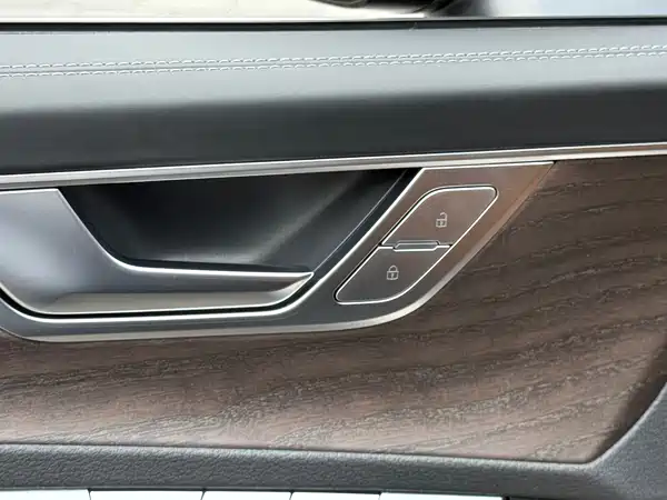 Audi A6L 2023, фото 13