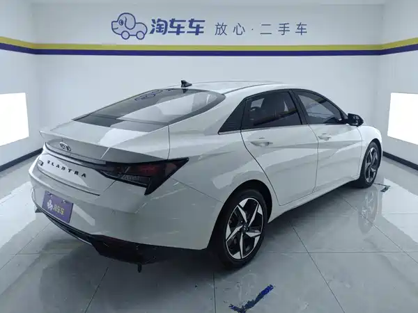 Hyundai Elantra 2022, фото 3