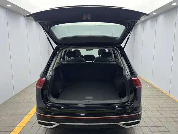 Volkswagen Tiguan L 2023, фото 19