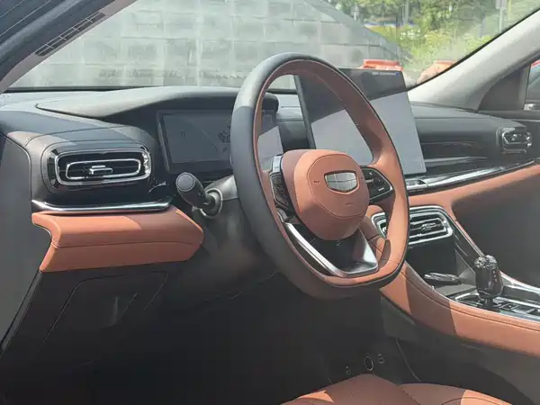 Geely Emgrand 2026, фото 13