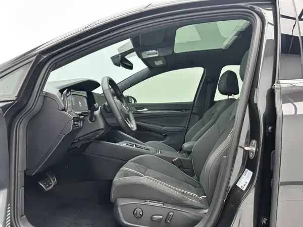 Volkswagen Golf 2023, фото 5