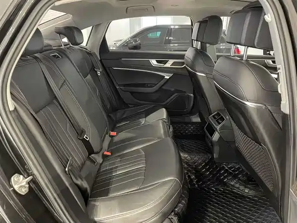 Audi A6L 2023, фото 8