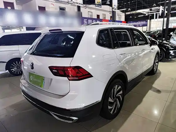 Volkswagen Tiguan L 2023, фото 4