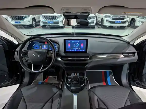 Hongqi E-QM5 2022, фото 6