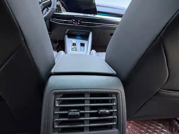 Volkswagen Golf 2023, фото 10