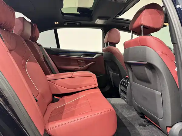 BMW 5 Series 2022, фото 32