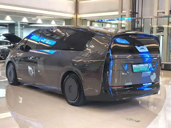 Li Auto MEGA 2025, фото 6