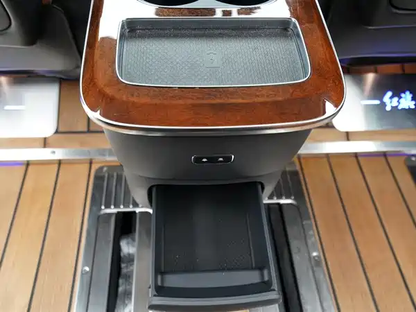Hongqi HQ9 2023, фото 15