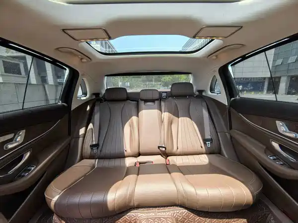 Mercedes-Benz E-Class 2023, фото 14