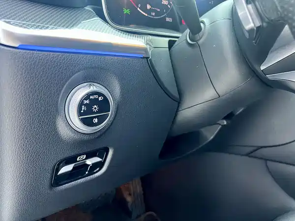 Mercedes-Benz C-Class 2025, фото 14