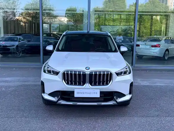 BMW X1 2023, фото 2