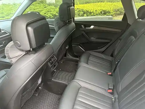 Audi Q5L 2023, фото 12