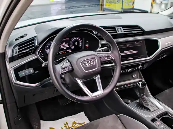 Audi Q3 2022, фото 5