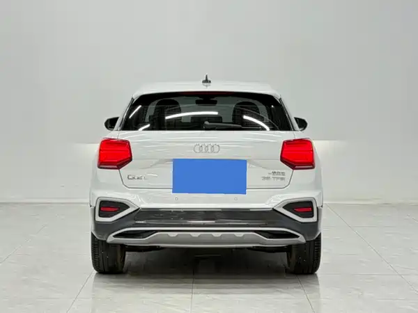Audi Q2L 2022, фото 10