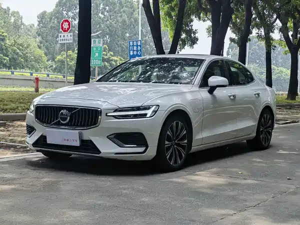 Volvo S60 PHEV 2024