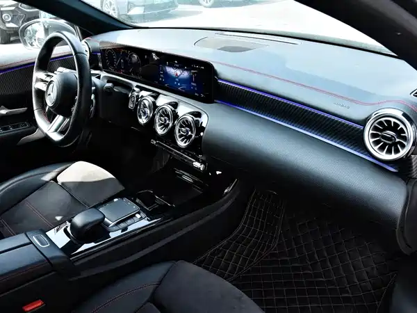 Mercedes-Benz A-Class 2023, фото 17