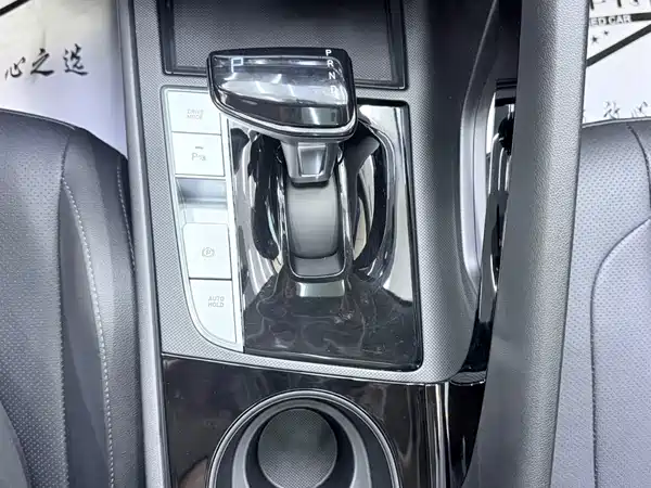 Hyundai Elantra 2023, фото 17
