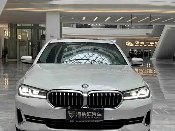 BMW 5 Series 2022, фото 5