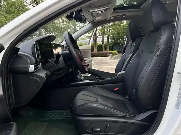 Hyundai Elantra 2022, фото 4