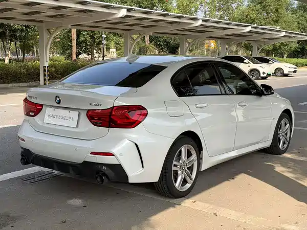 BMW 1 Series 2021, фото 8