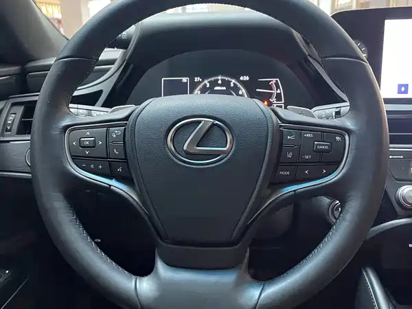 Lexus ES 2022, фото 8