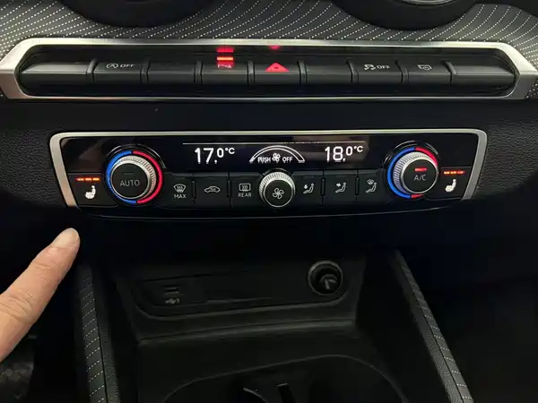 Audi Q2L 2022, фото 20