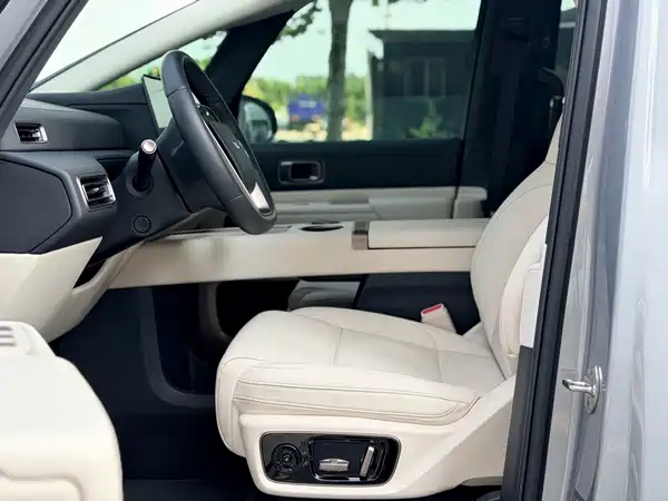 Li Auto MEGA 2025, фото 20