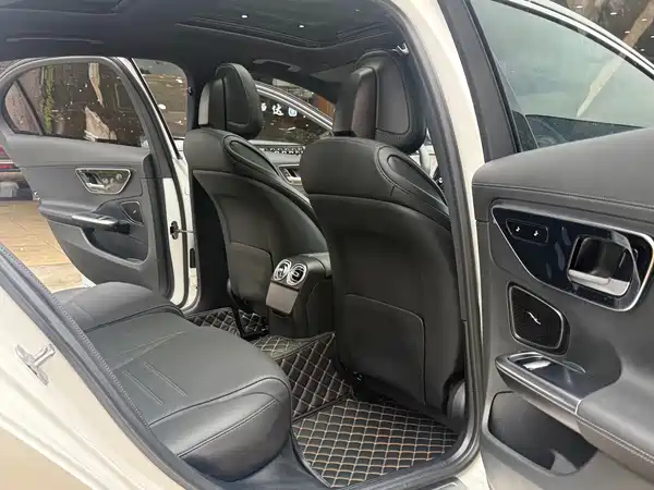 Mercedes-Benz C-Class 2024, фото 10