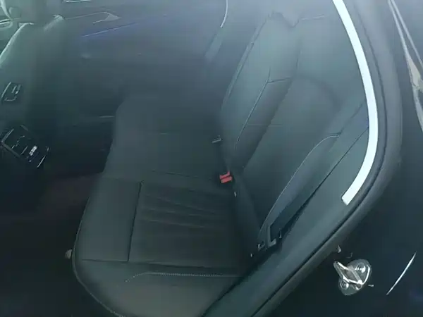 Volkswagen Passat 2025, фото 16
