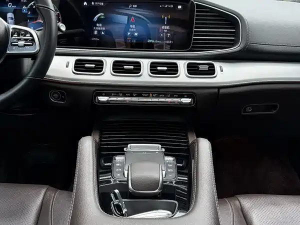 Mercedes-Benz GLE 2023, фото 8