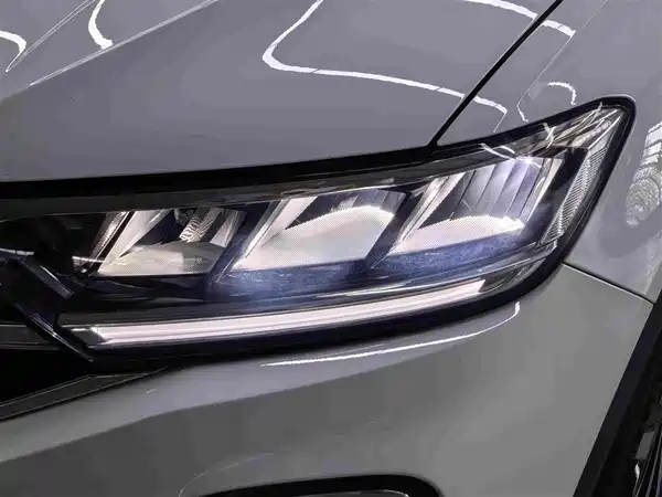 Volkswagen T-ROC 2023, фото 9