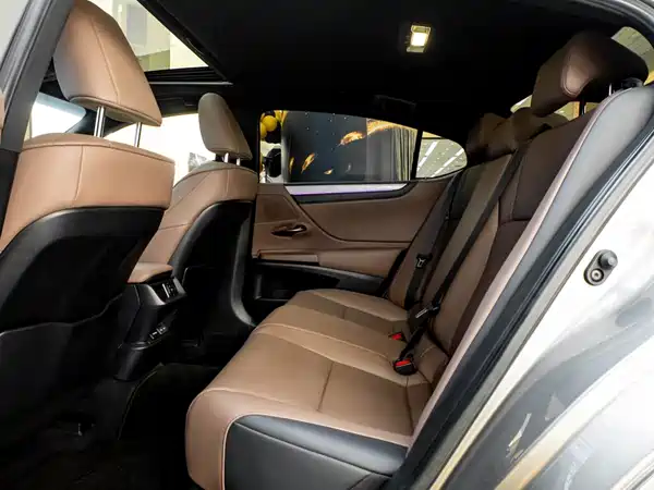 Lexus ES 2025, фото 29