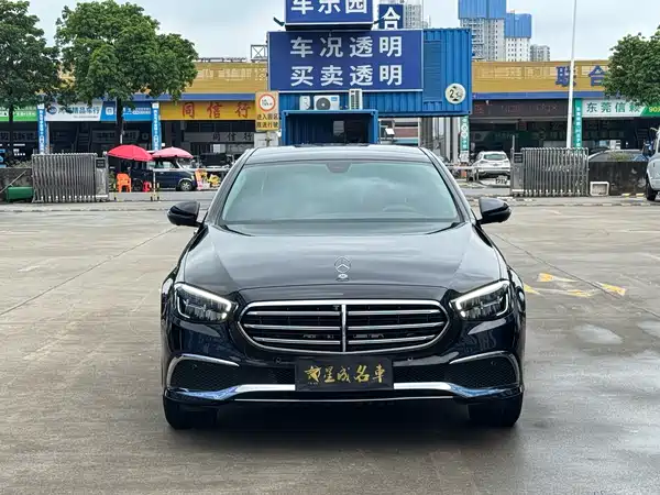 Mercedes-Benz E-Class 2023, фото 2