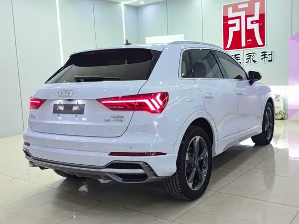 Audi Q3 2022, фото 6
