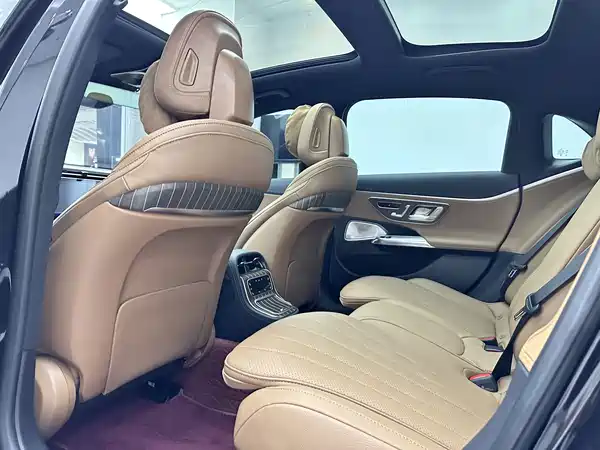 Mercedes-Benz E-Class 2025, фото 14
