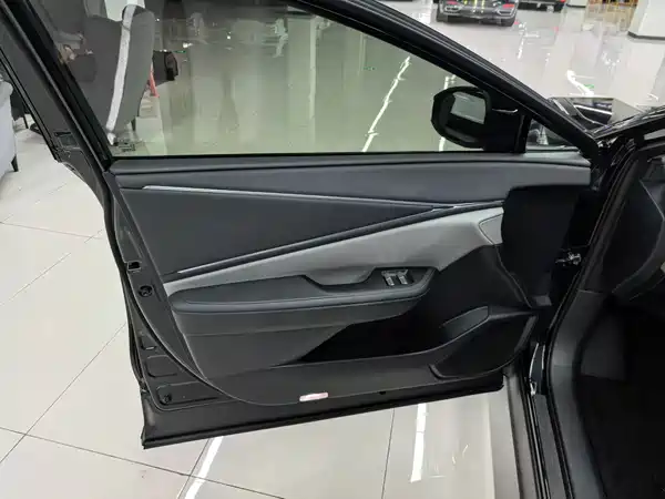 Toyota bZ5 2025, фото 7