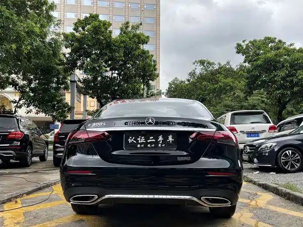 Mercedes-Benz E-Class 2022, фото 6