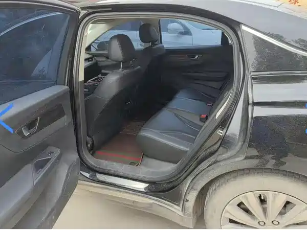 Hongqi E-QM5 2022, фото 5