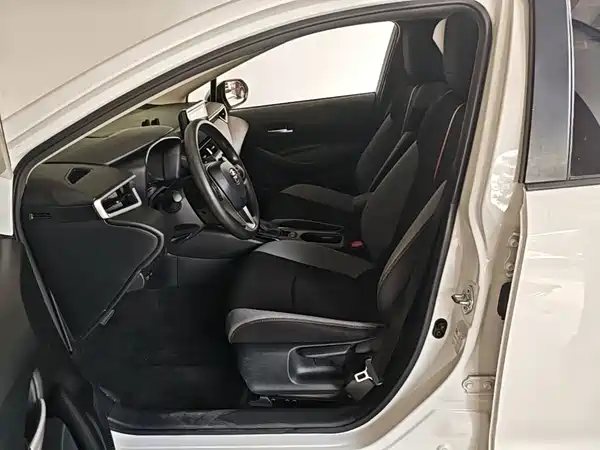 Toyota Corolla 2023, фото 14