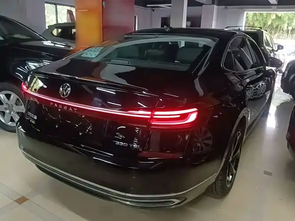 Volkswagen Passat 2023, фото 6