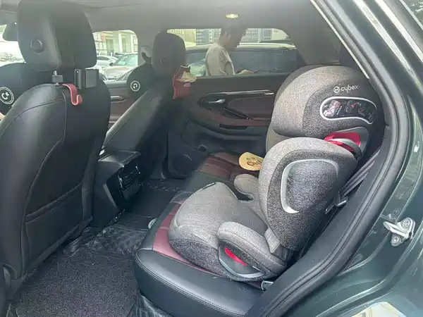 Land Rover Range Rover Evoque 2023, фото 4