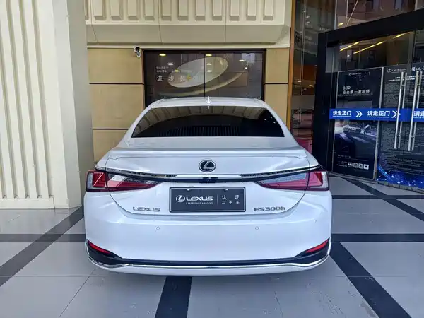 Lexus ES 2022, фото 5