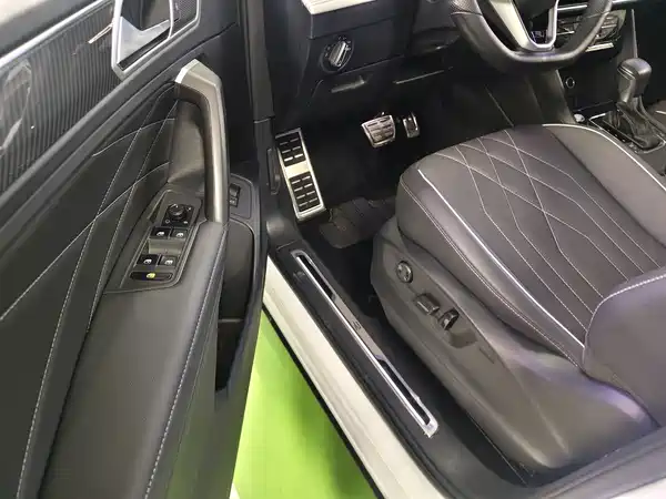 Volkswagen Tiguan L 2023, фото 3