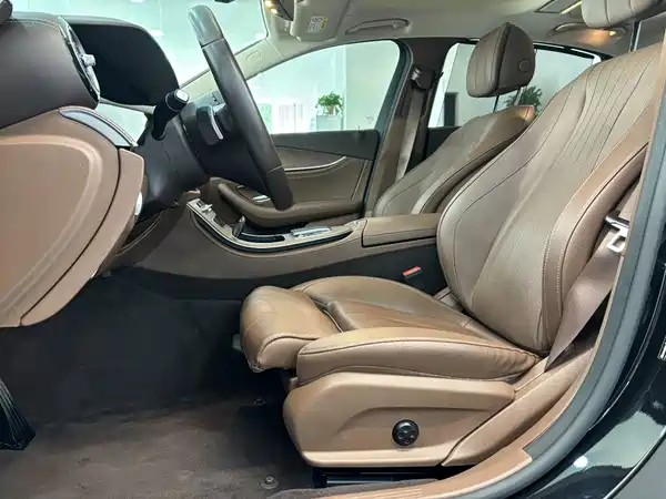 Mercedes-Benz E-Class 2022, фото 16