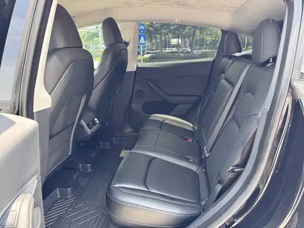 Tesla Model Y 2022, фото 6