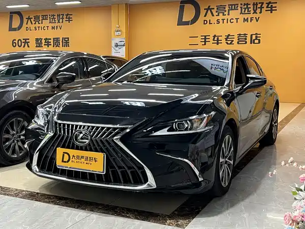 Lexus ES 2022