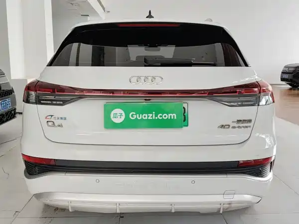 Audi Q4 e-tron 2023, фото 3