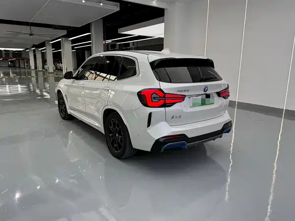 BMW iX3 2022, фото 13